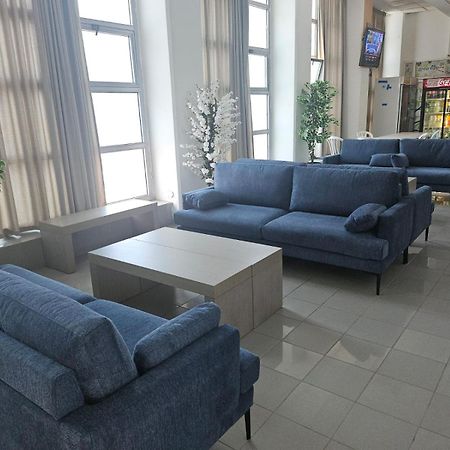 Eilat Octopus Apartment - אילת אוקטופוס -שני חדרים וסלון, בריכה בקיץ Kültér fotó